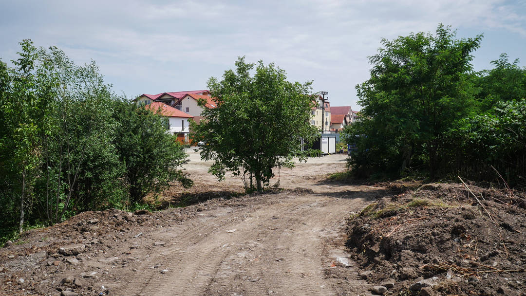 foto video au început lucrările la viitorul parc din zona tilișca. se organizează șantierul