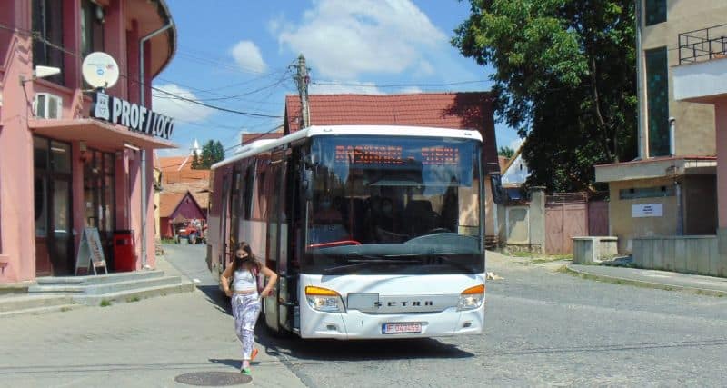 rășinărenii vor face naveta la sibiu cu două autobuze moderne