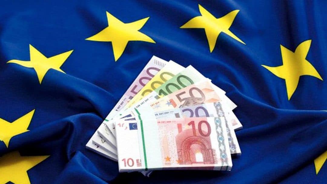 un nou maxim istoric pentru euro în raport cu leul