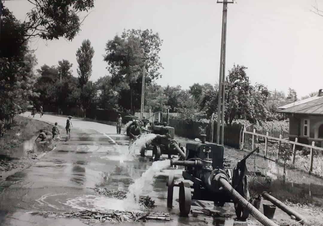 imaginile inundațiilor catastrofale din iulie 1975 - zeci de persoane au murit și au dispărut atunci din sibiu și alte 7 județe