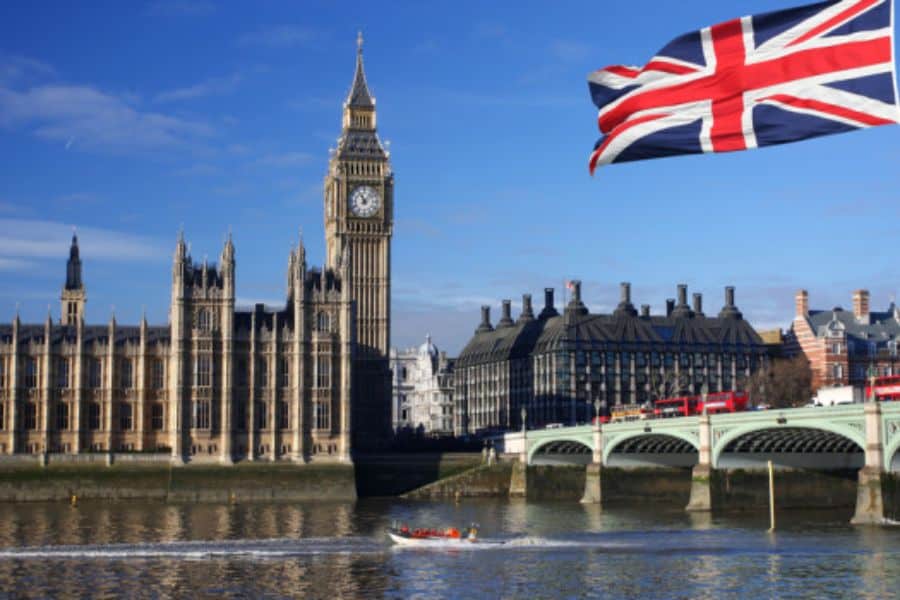 guvernul britanic elimină aşa-numitele „vize de aur”