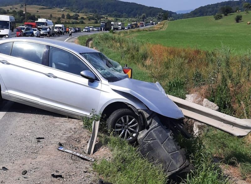 foto accident grav pe dn1 la bradu - un șofer este rănit