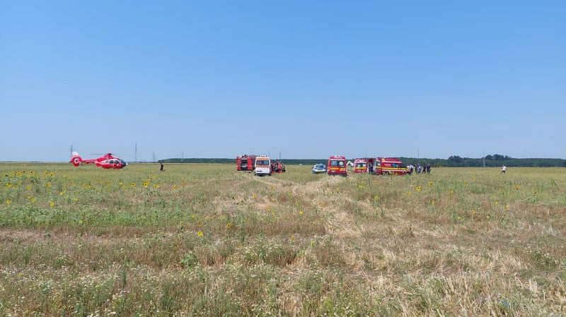 foto-video un avion de mici dimensiuni s-a prăbuşit la chitila, în ilfov