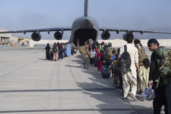 cia şi armata sua fac operaţiuni de evacuare cu elicoptere în zone din afganistan
