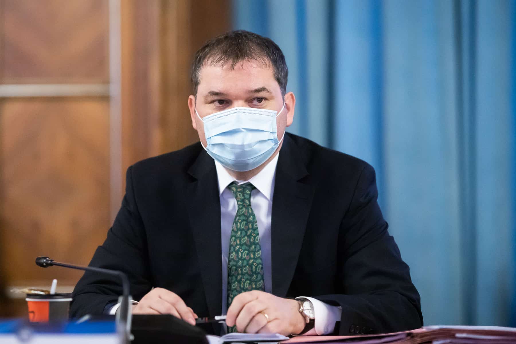 ministrul sănătăţii: "vacinarea obligatorie nu poate fi făcută decât printr-un proiect de lege în parlament"
