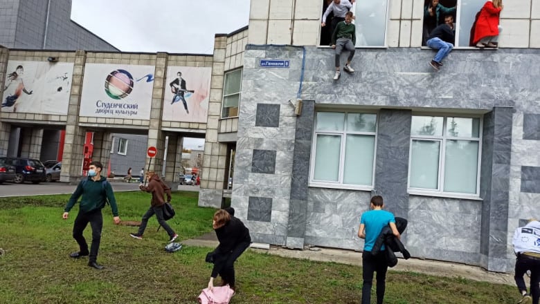 video atac armat într-o universitate din rusia - opt persoane ucise