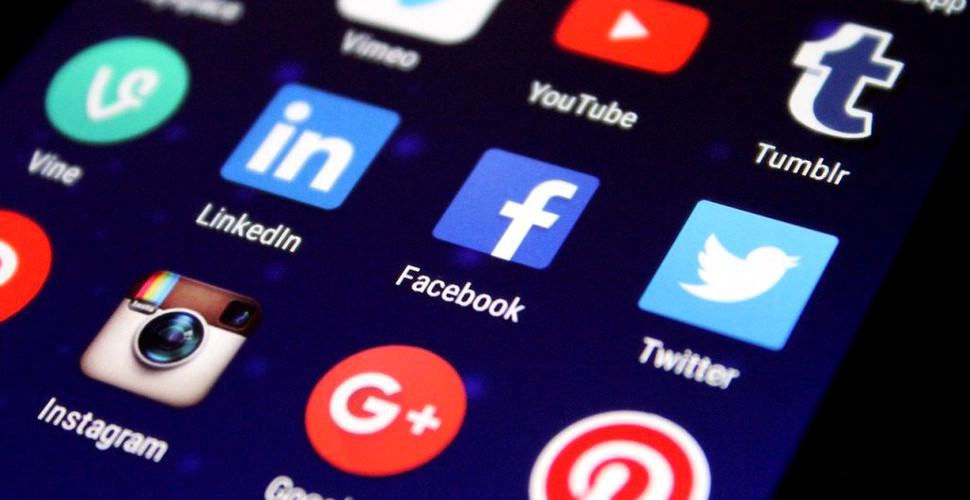 noi reguli impuse de ue pentru facebook, twitter și tiktok
