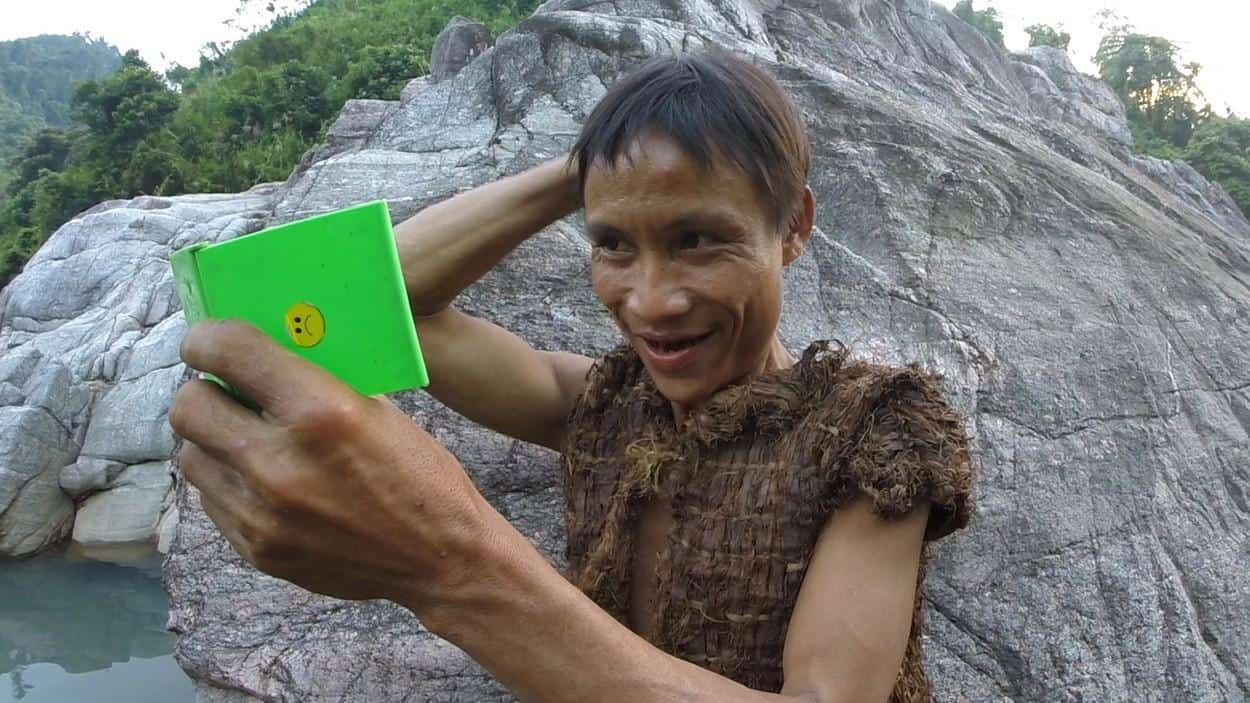 un bărbat care a trăit în junglă 40 de ani, a murit de cancer după 8 ani în civilizaţie