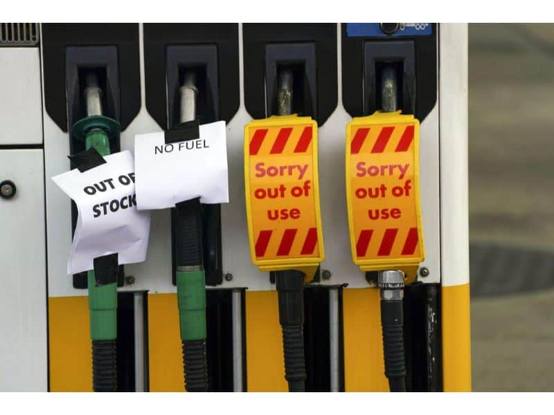efectul brexit - criza șoferilor de camioane a afectat lanțul de aprovizionare al benzinăriilor