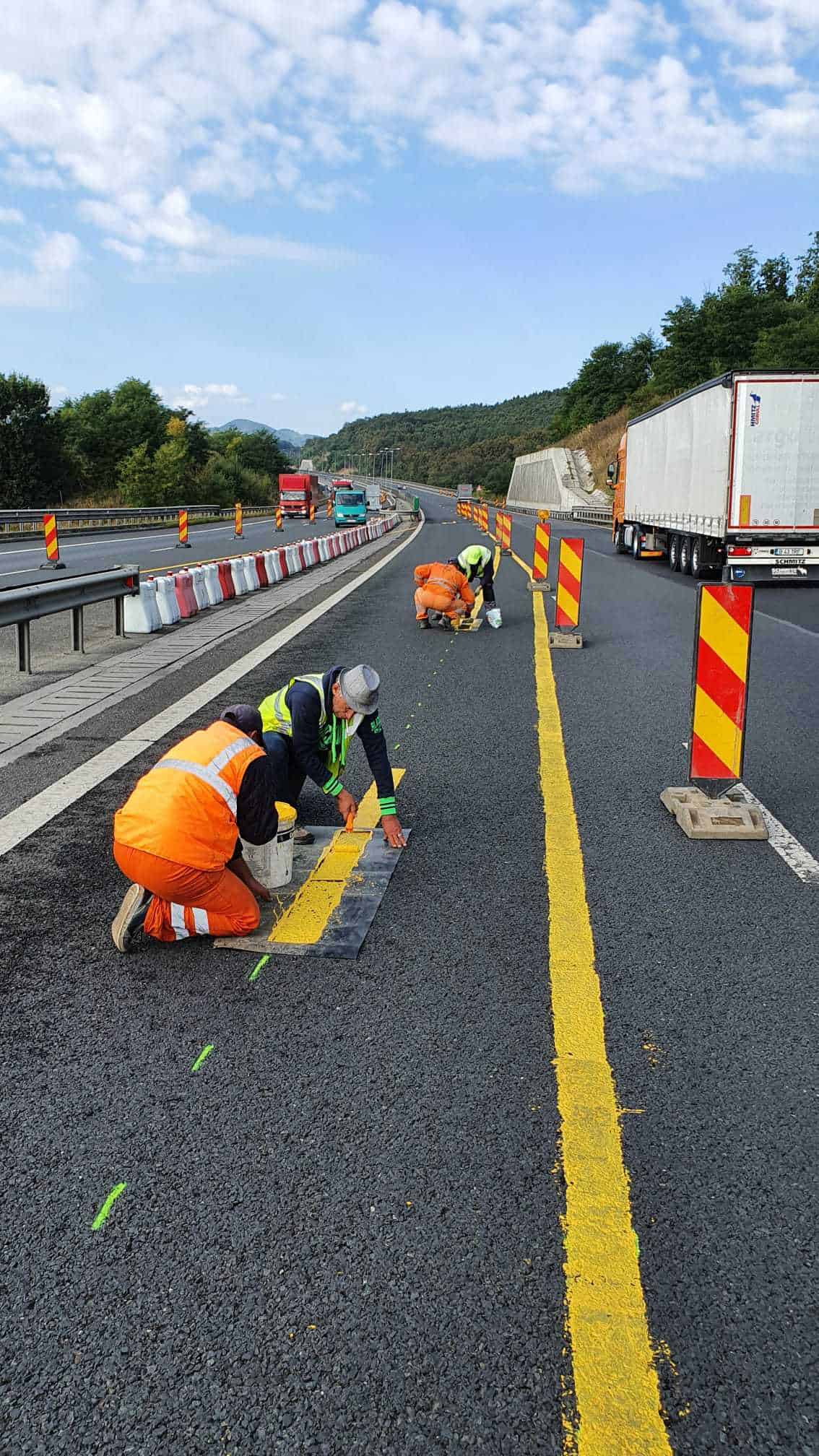 Restricții de circulație pe A1, la intrare în tunelul Săcel - Se fac lucrări la carosabil