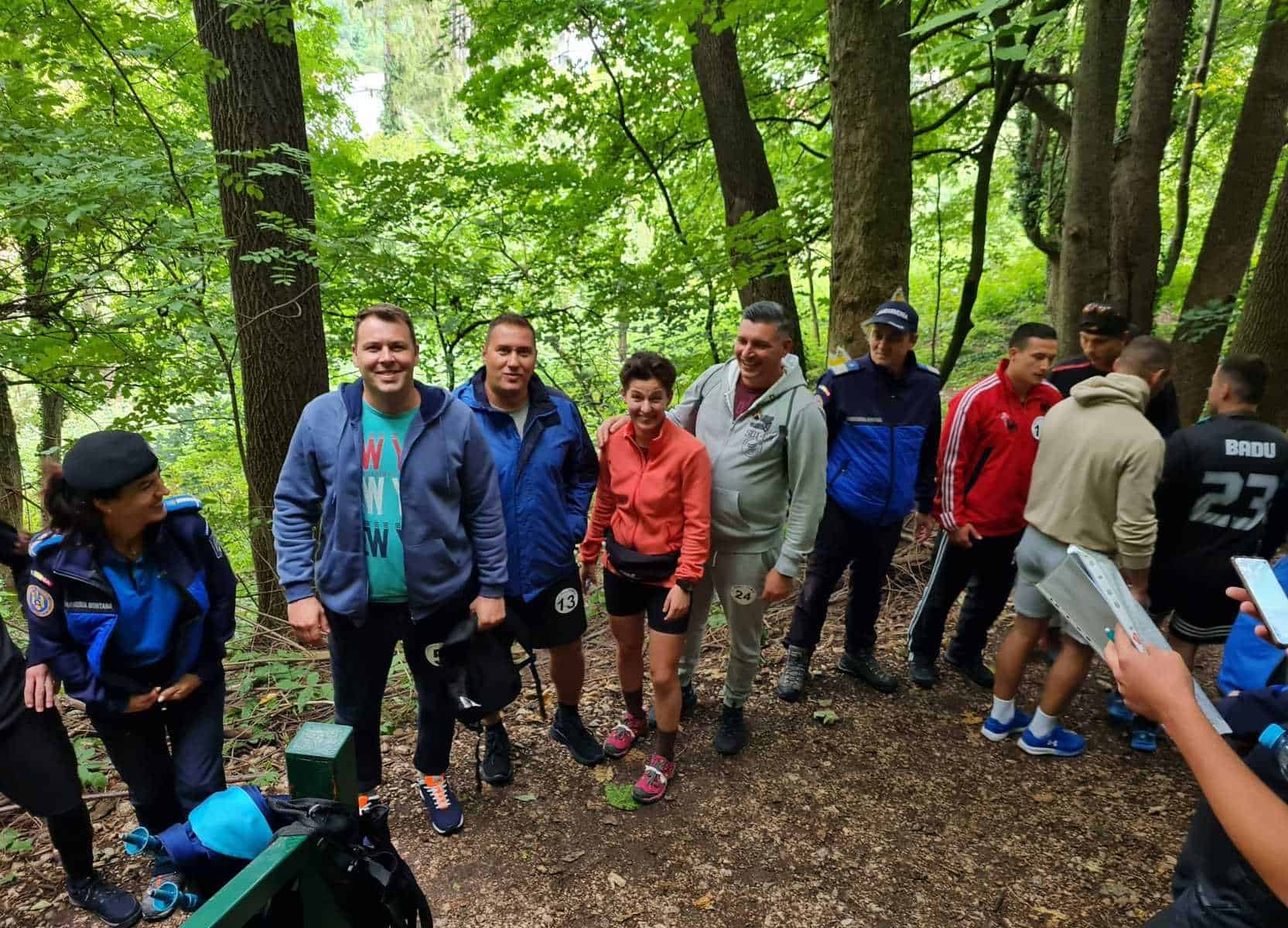 FOTO: Jandarmii sibieni au alergat la Crosul Jandarmeriei Montane Brașov - Au luat locul trei