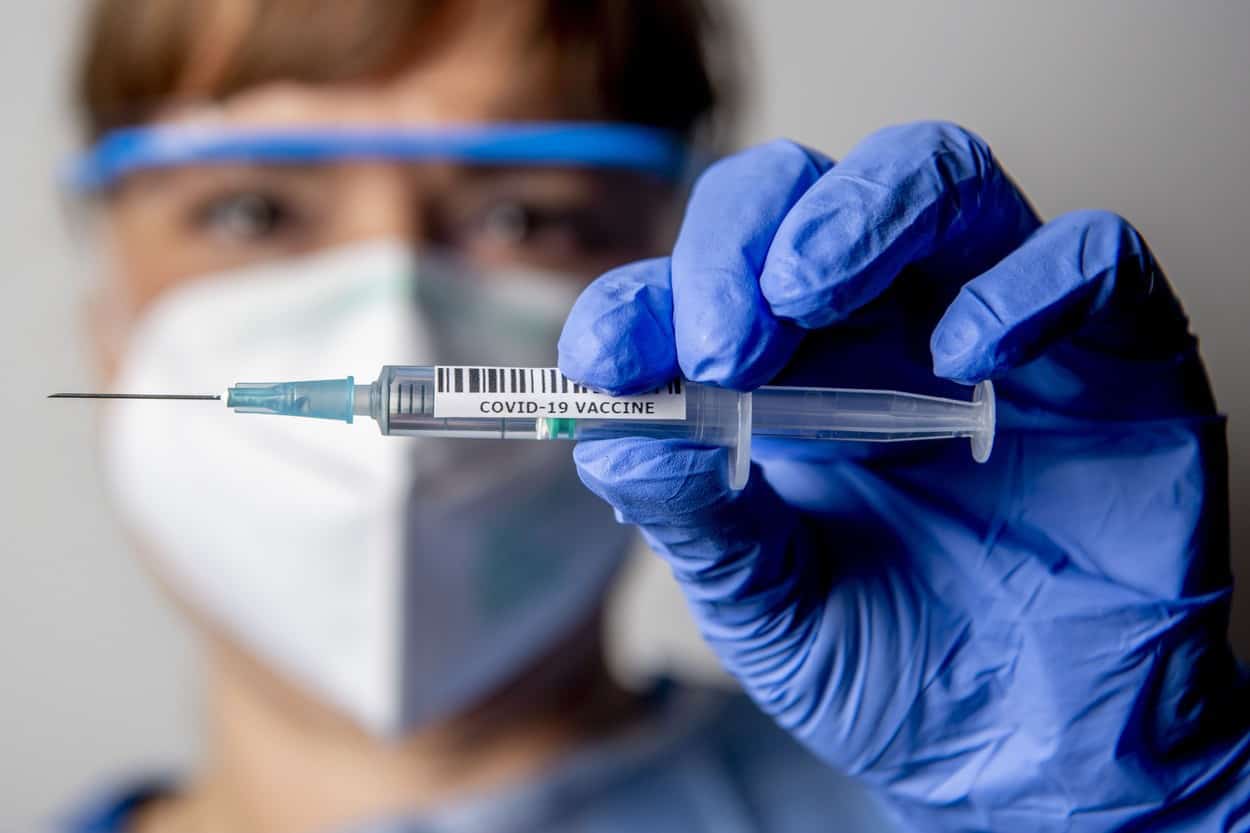 vaccinul anti-covid-19 se poate administra deodată cu cel antigripal