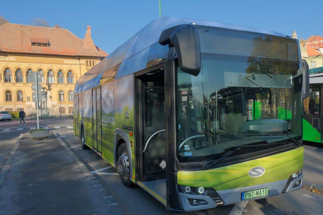 video primul autobuz pe hidrogen a fost adus în țară și este testat