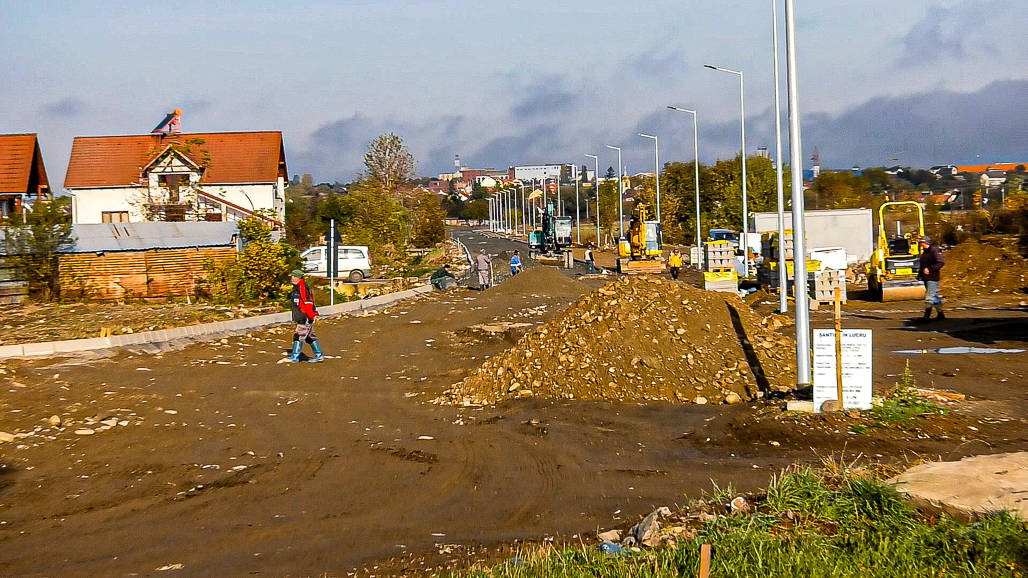 foto video drumul din câmpșor aproape gata - urmează asfaltarea pe noua cale de legătură dintre ștrand și turnișor