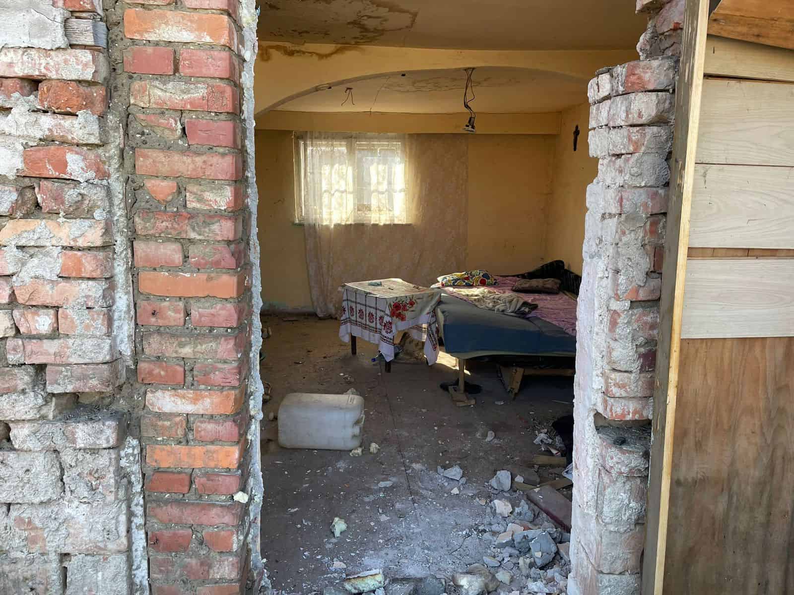 video zeci de familii aruncate în stradă - barăcile de lângă lacul lui binder, demolate de primărie - „ne dărâmă casele!”