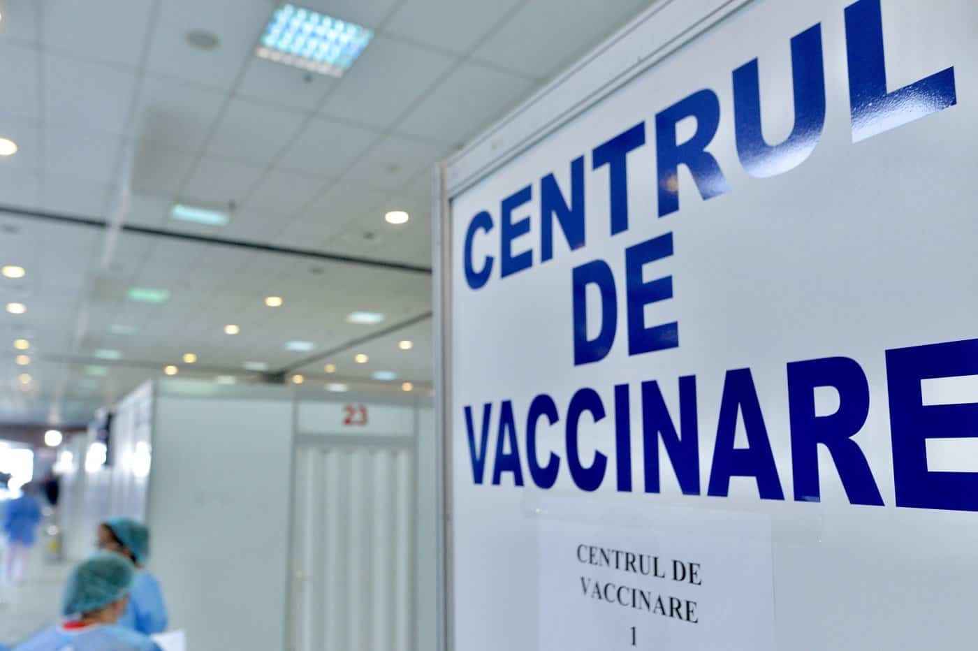 centru de vaccinare închis după descinderi ale poliției - sunt suspiciuni privind certificate false