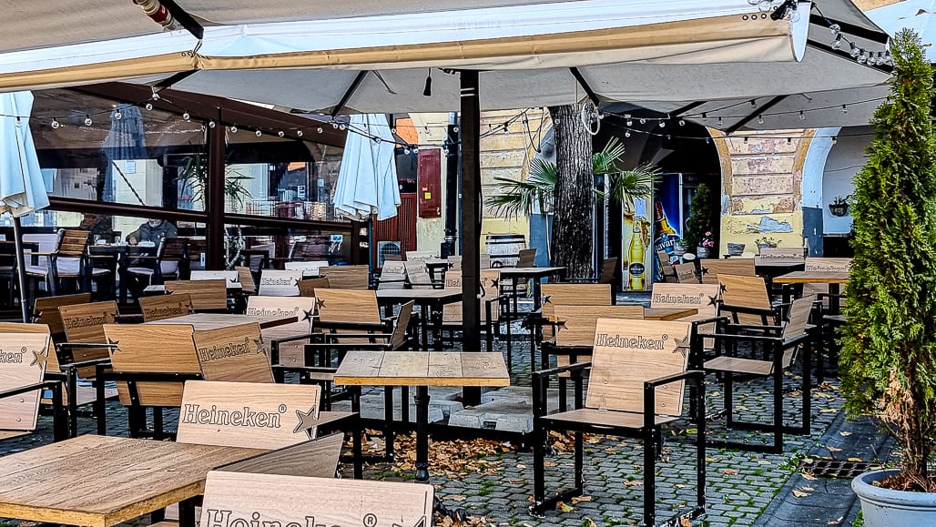 video foto se închide unul din cele mai cunoscute restaurante ale sibiului - patronul lili's: ”am fost păcălit”