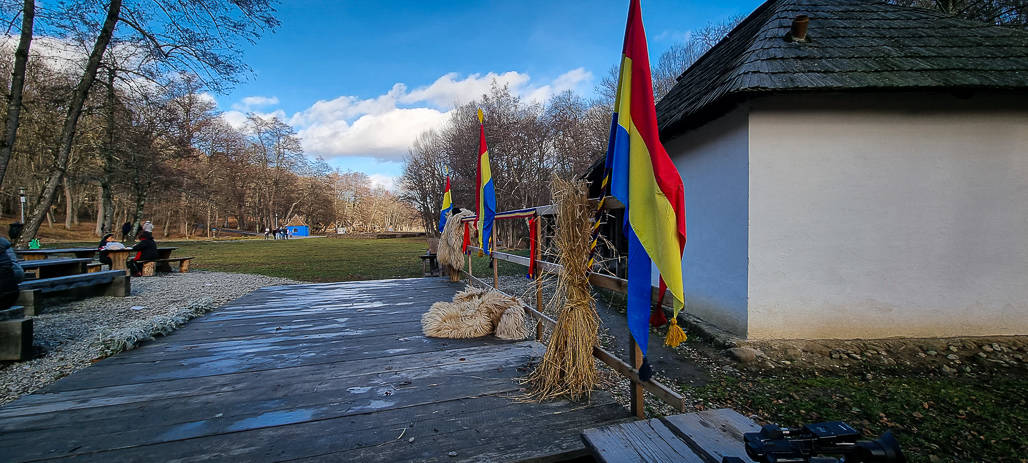 video foto ziua națională în muzeul în aer liber, cu varză călită, fasole bătută și cârnați - ”la mulți ani, românia!”