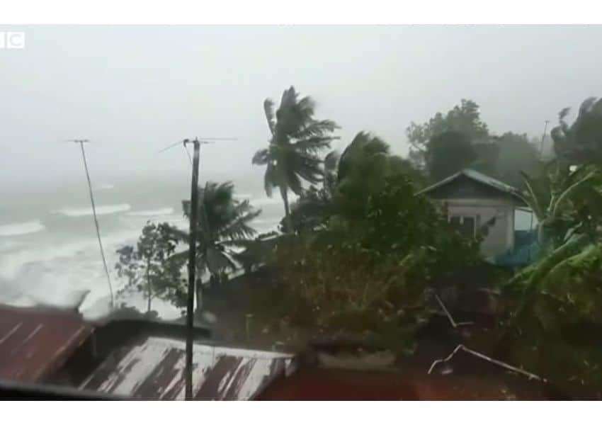 video - dezastru în filipine. treizeci de morți și zeci de dispăruți în urma taifunului rai