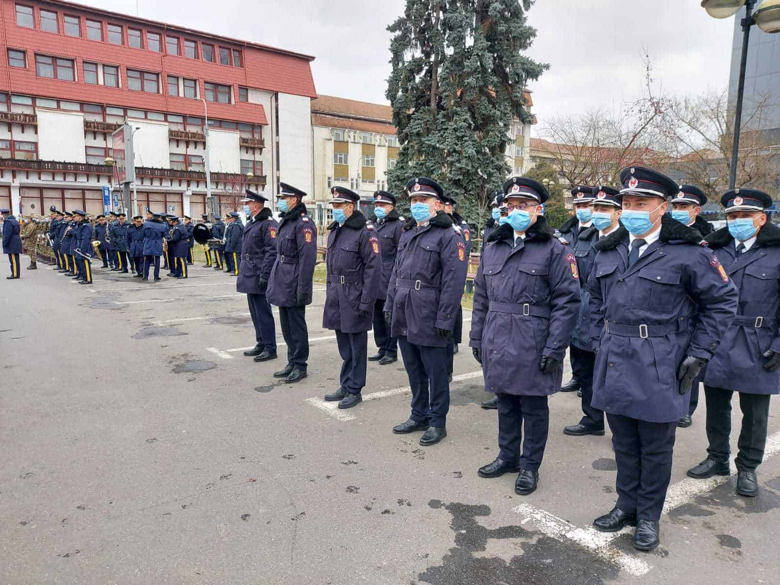 foto pompierii sibieni i-au comemorat pe eroii martiri ai revoluţiei din 1989