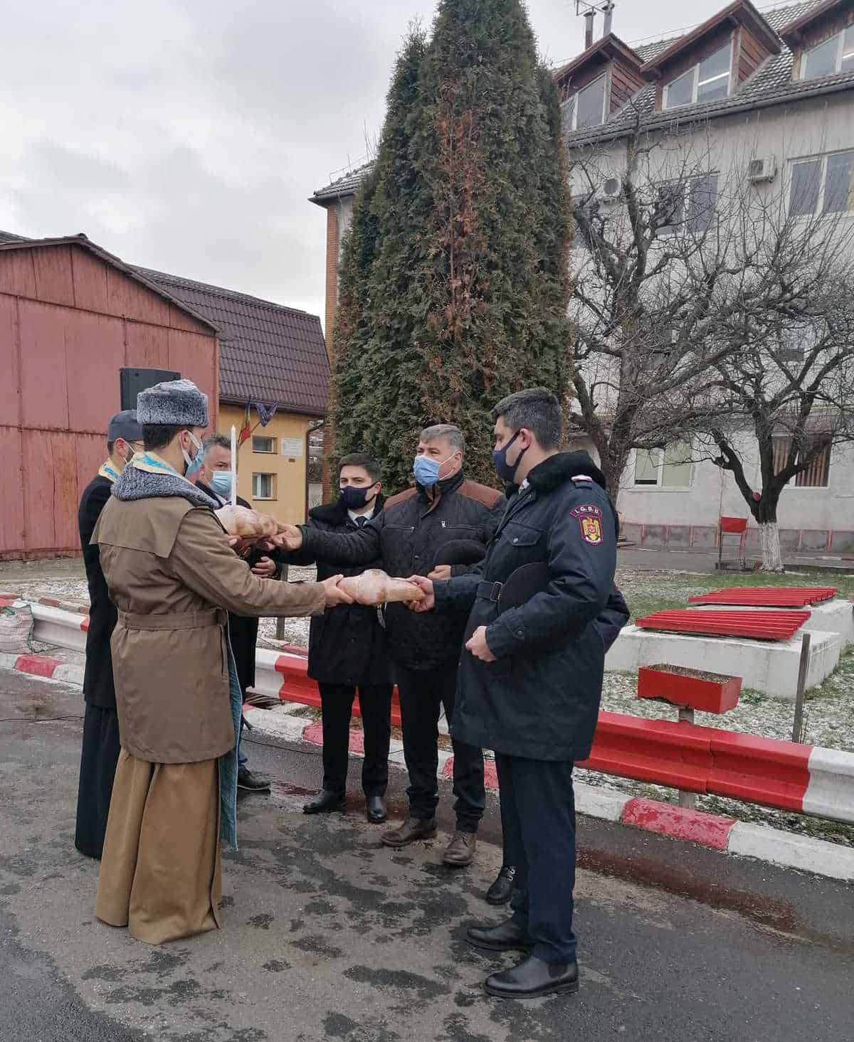 foto pompierii sibieni i-au comemorat pe eroii martiri ai revoluţiei din 1989