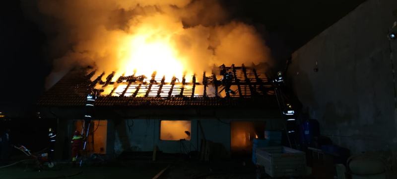 foto: incendiu pe strada podului din sibiu