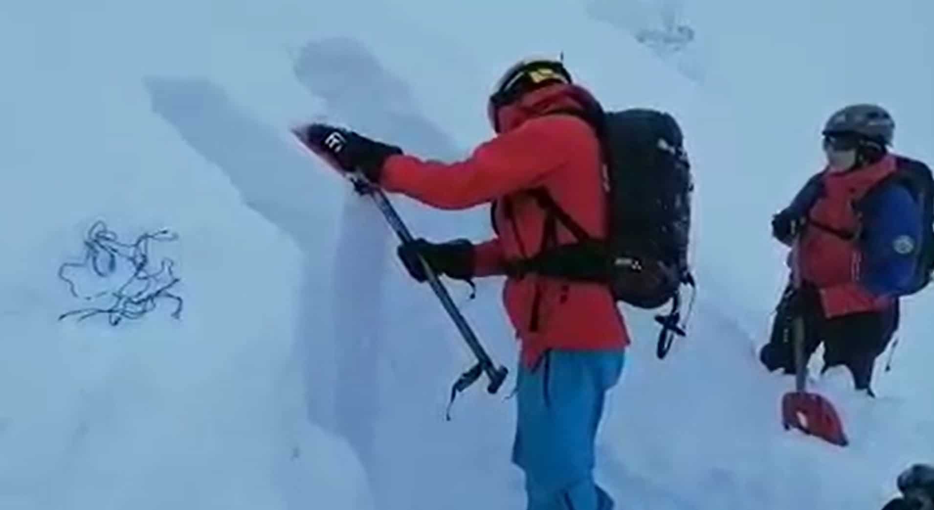 video avertisment salvamont sibiu despre schiul în munţii făgăraş: "recomandăm să se evite practicarea sporturilor de iarnă în aceste zone"