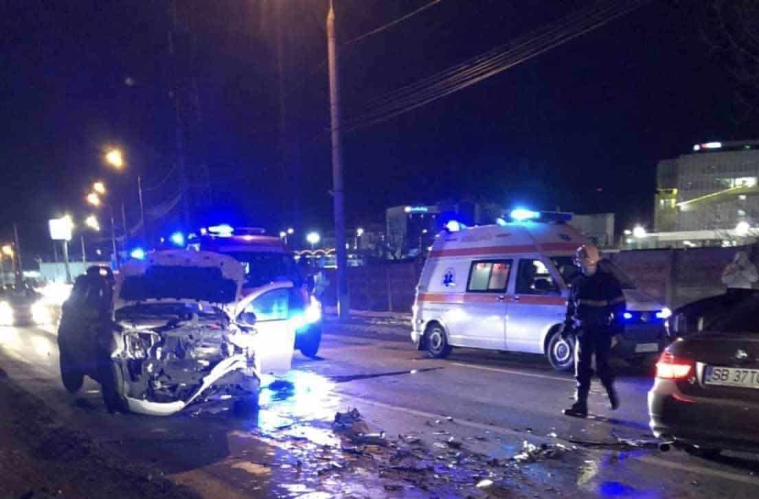 Accident pe Maramureșului în Sibiu - Trei oameni duși la spital din cauza unui vitezoman