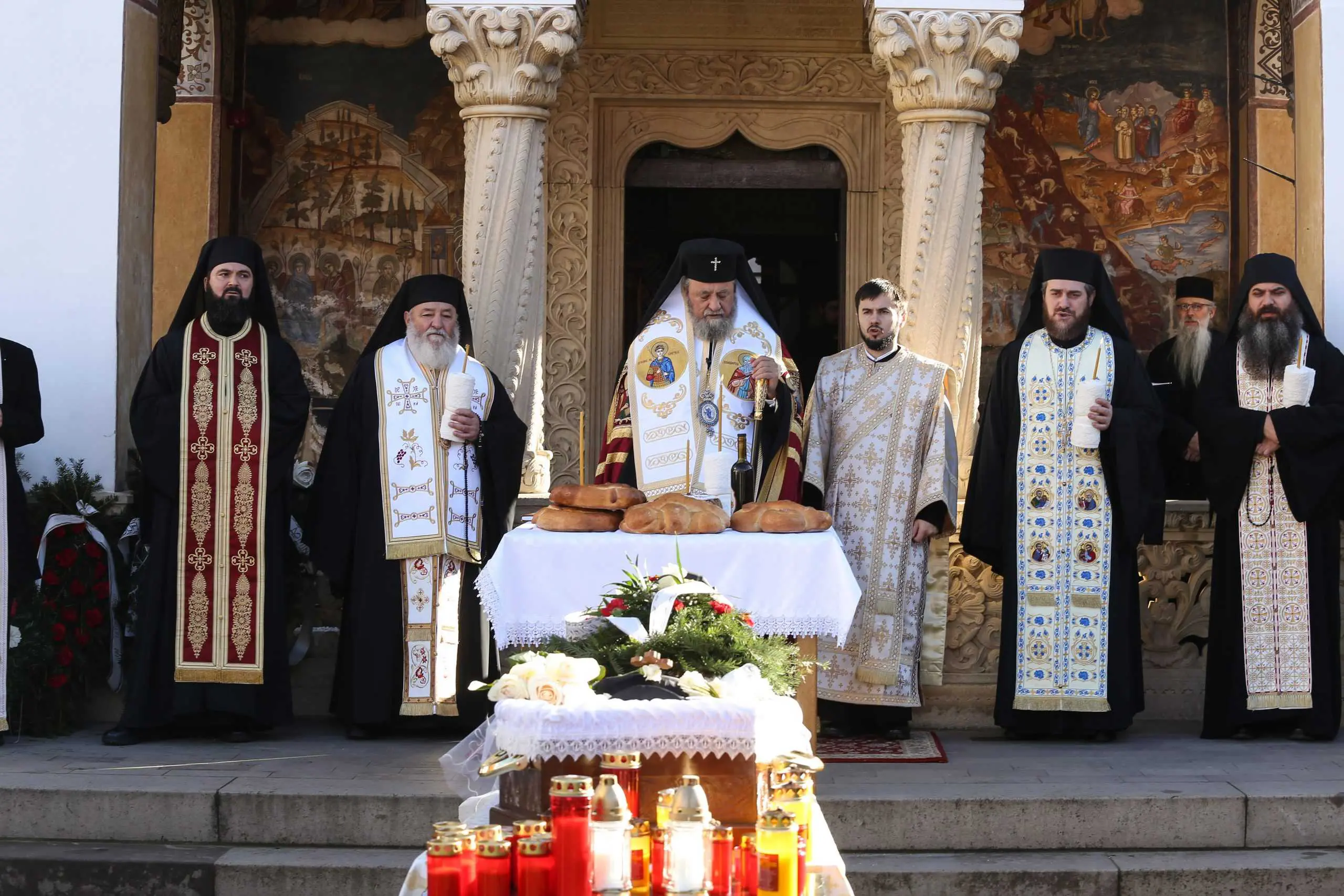foto - arhimandritul visarion joantă, fostul exarh al mănăstirilor din arhiepiscopia sibiului, înmormântat la sâmbăta de sus