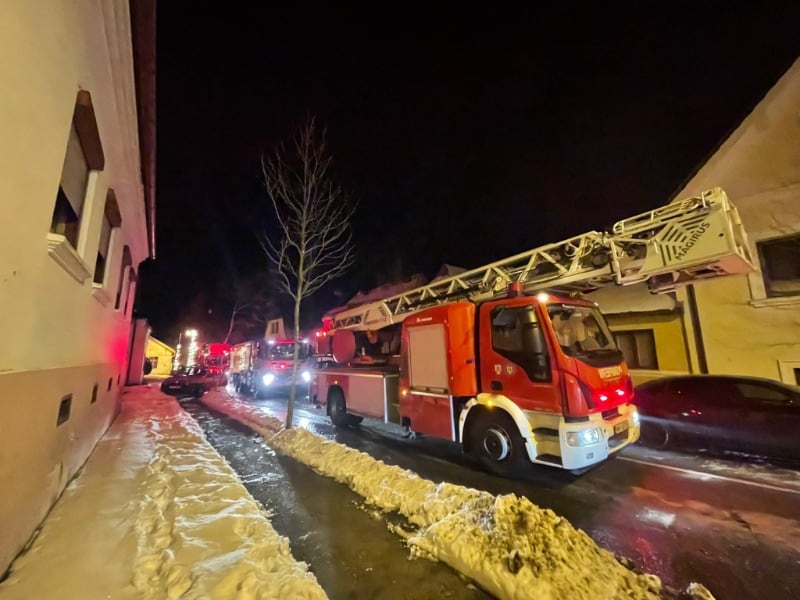 foto: incendiu într-un hotel din râșnov - erau cazate 60 de persoane
