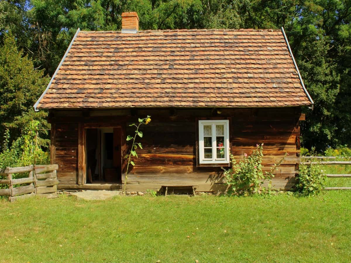 cele mai ieftine case din românia, scoase la licitație - prețurile încep de la 250 de euro