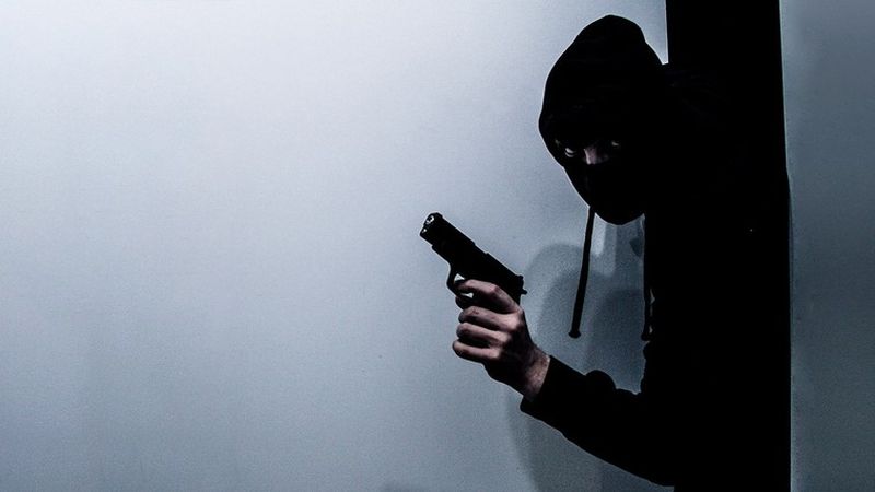 jaf la o casă de schimb valutar din sibiu - hoțul a folosit un pistol și a furat peste 2.000 de euro