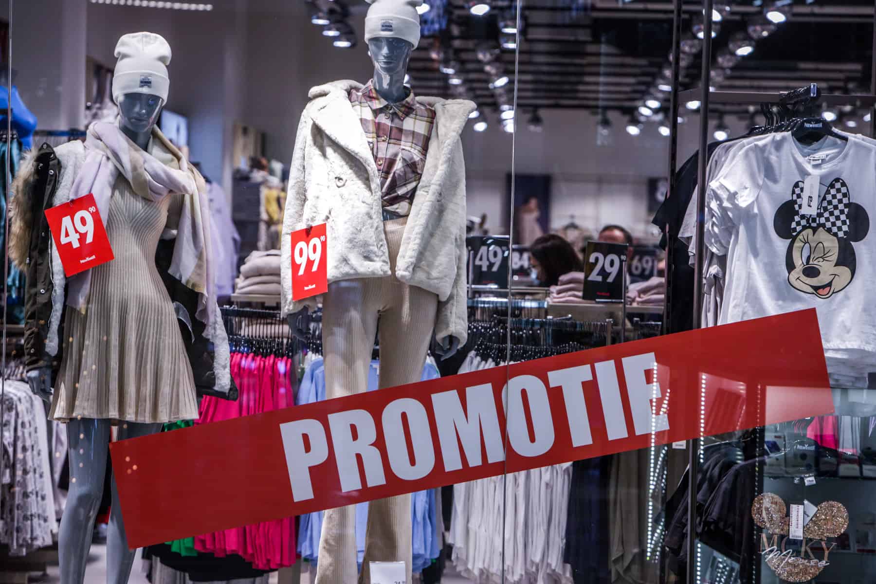 Promenada Sibiu dezgheață reducerile cu discounturi de până la 70%, premii instant și o tombolă ideală pentru pasionații de sporturi de iarnă