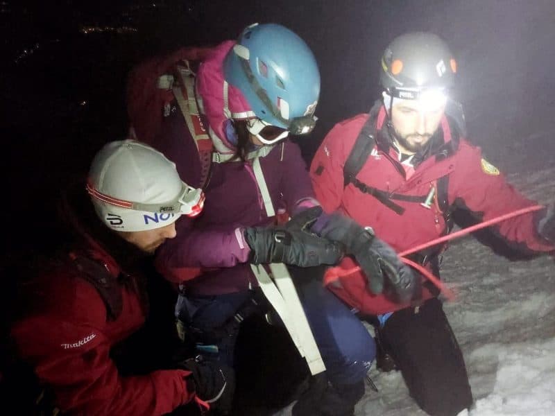 foto acțiune de salvare în munții făgăraș - alpiniști blocați în apropiere de zona capra