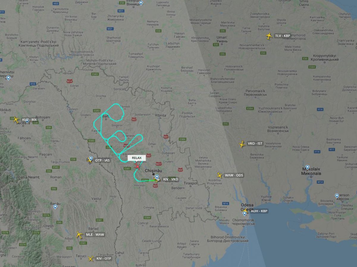 Lansare inedită a unui post de radio. Un avion a scris pe cerul Moldovei cuvântul ”relax”