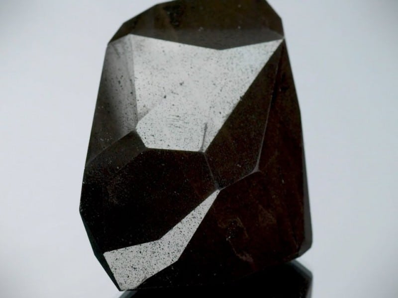 video: un diamant despre care se crede că a venit din spațiu va fi scos la licitație