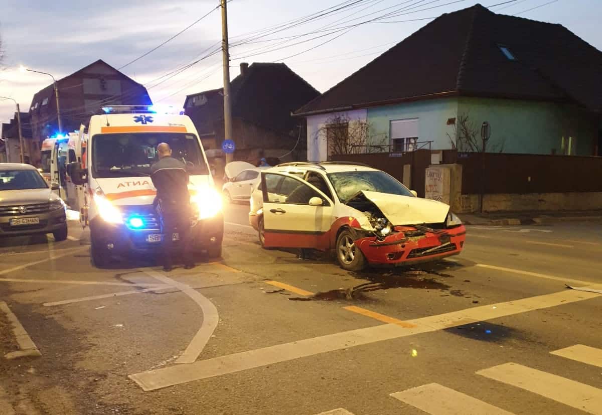 FOTO: Accident cu două mașini pe Ștefan cel Mare - O minoră printre victime