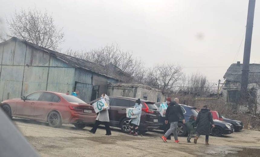 update video - sibienii s-au mobilizat pentru ucraina - primele două microbuze cu ajutoare au pornit spre sinistrați