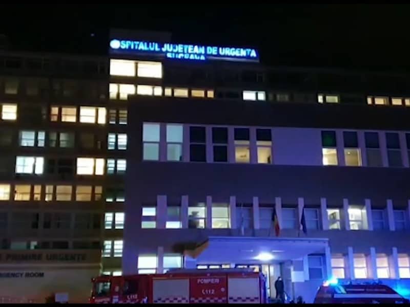 video incendiu la spitalul judeţean suceava - 329 de pacienţi evacuaţi, dintre care 103 copii
