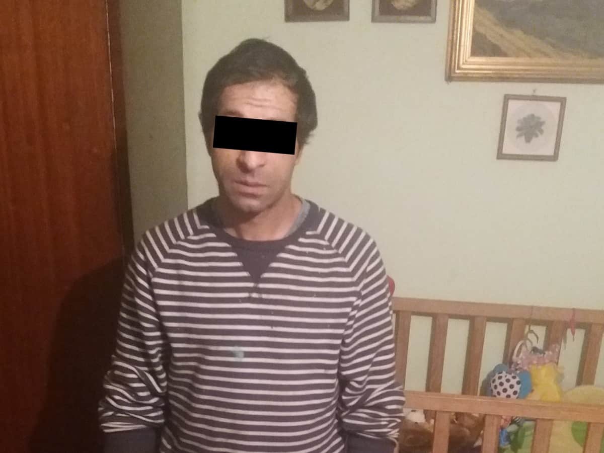 sibianul care și-a omorât copilul, condamnat la 15 ani închisoare. l-a bătut cu pumnii și apoi l-a sufocat