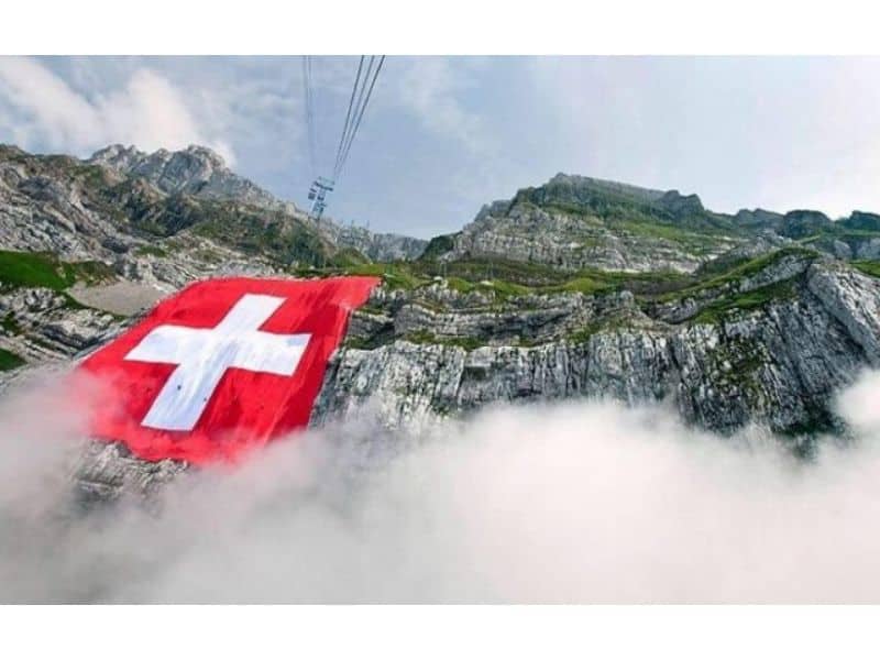 elveţia se alătură sancţiunilor impuse rusiei de uniunea europeană pentru exportul produselor de lux