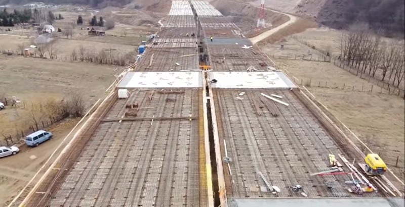 video mai e puțin până la finalizarea lotului de autostradă sibiu - boița - începe asfaltarea viaductului de la tălmăcel