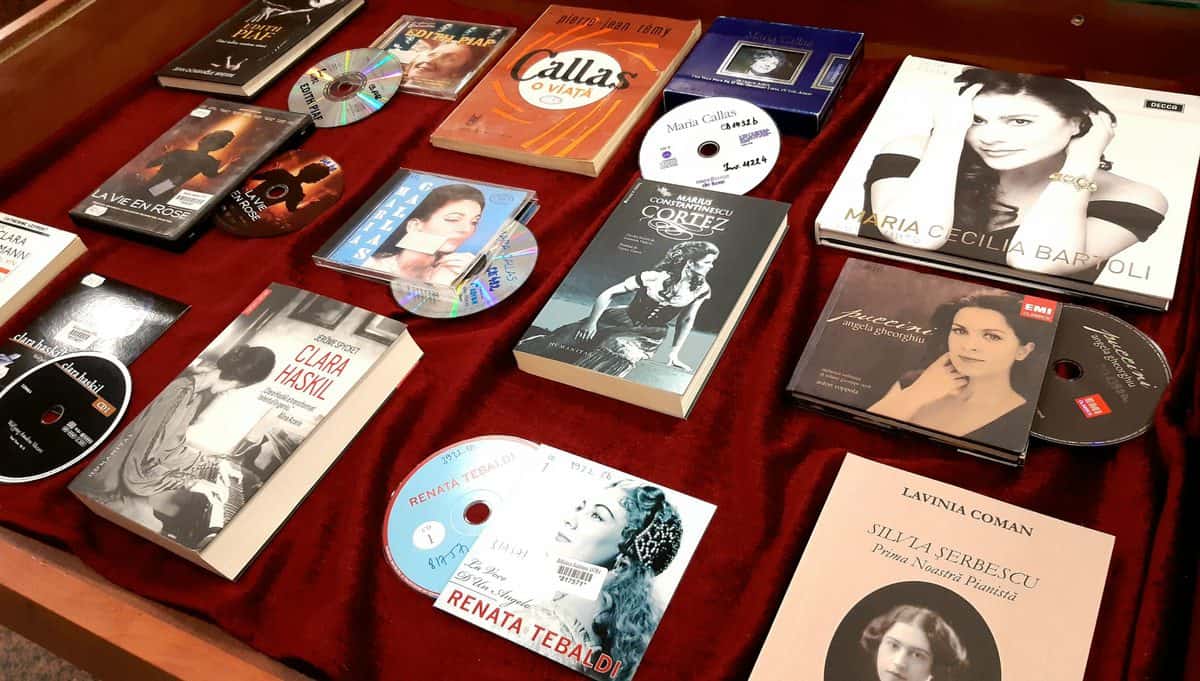 „femeia, creatoare de artă și frumos” - expoziție la biblioteca astra