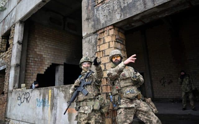 a opta zi de război în ucraina - explozii puternice au avut loc la kiev în zona gării şi a unei staţii de metrou