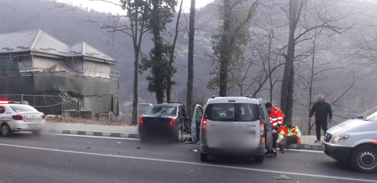 accident grav pe valea oltului la călimănești - patru oameni răniți