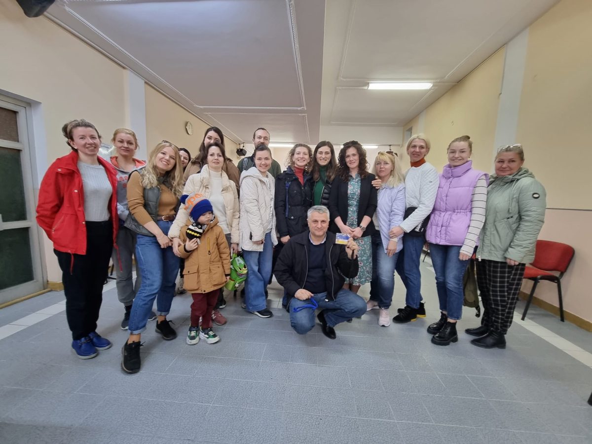 centru educațional deschis la sibiu pentru refugiații din ucraina - copiii au la dispoziție o educatoare și o îngrjitoare, ambele ucrainience