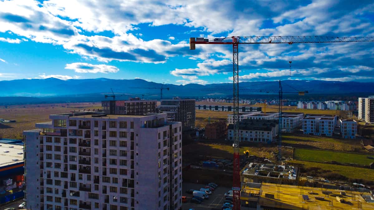 proiectele imobiliare noi sunt pe punctul de a fi suspendate la sibiu din cauza exploziei prețurilor și a războiului din ucraina