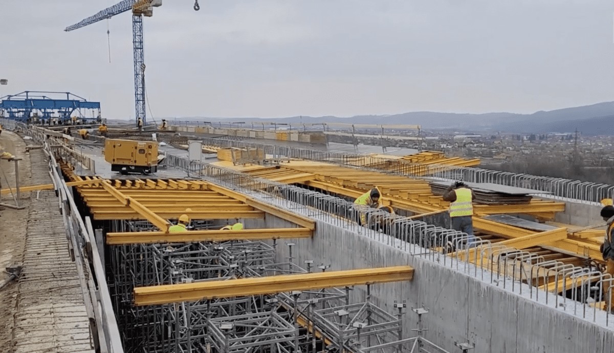 VIDEO: Stadiul lucrărilor la autostrada Sibiu - Boița. „În luna aprilie finalizăm calea unu”