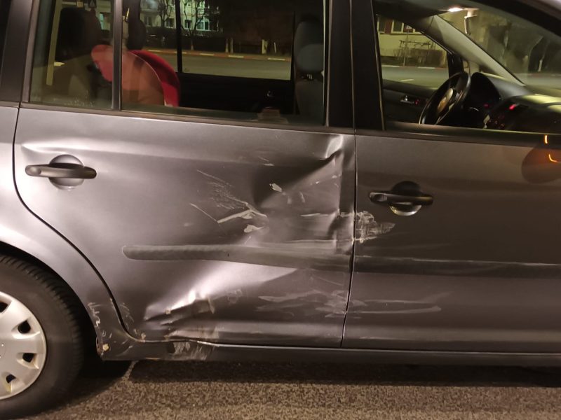 foto: accident provocat intenționat în sibiu de un șofer irascibil - „m-a acroșat și a fugit”