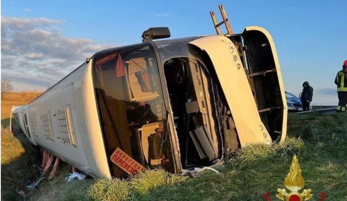 un autobuz cu 50 de ucraineni refugiați s-a răsturant în italia - o persoană a murit
